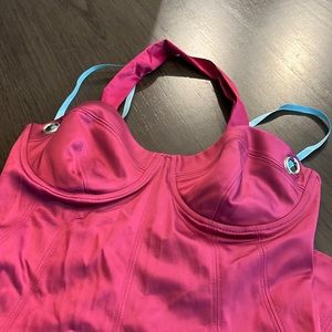 Beautiful Marciano dress that looks super hot!